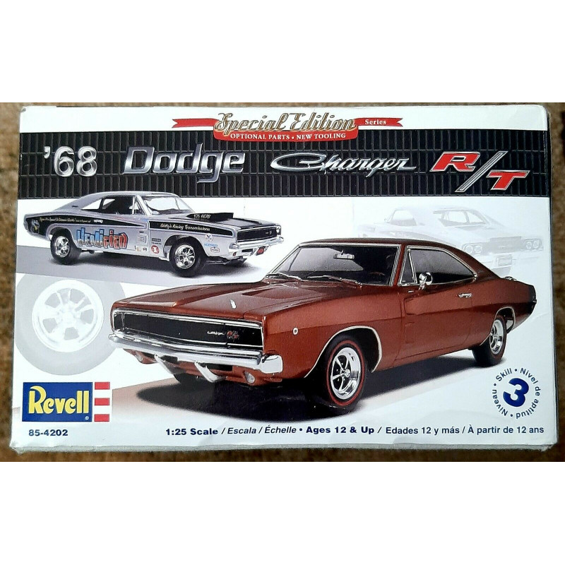 Maquette DODGE CHARGER R T 1968 1 25 REVELL