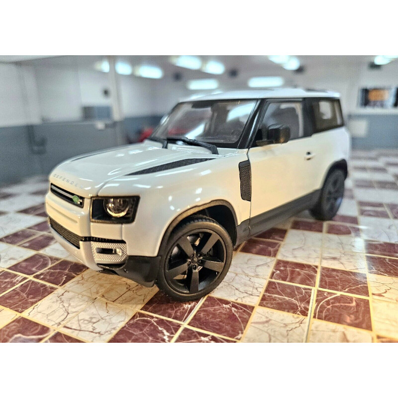 Miniature LAND ROVER DEFENDER 2020 1 24 WELLY