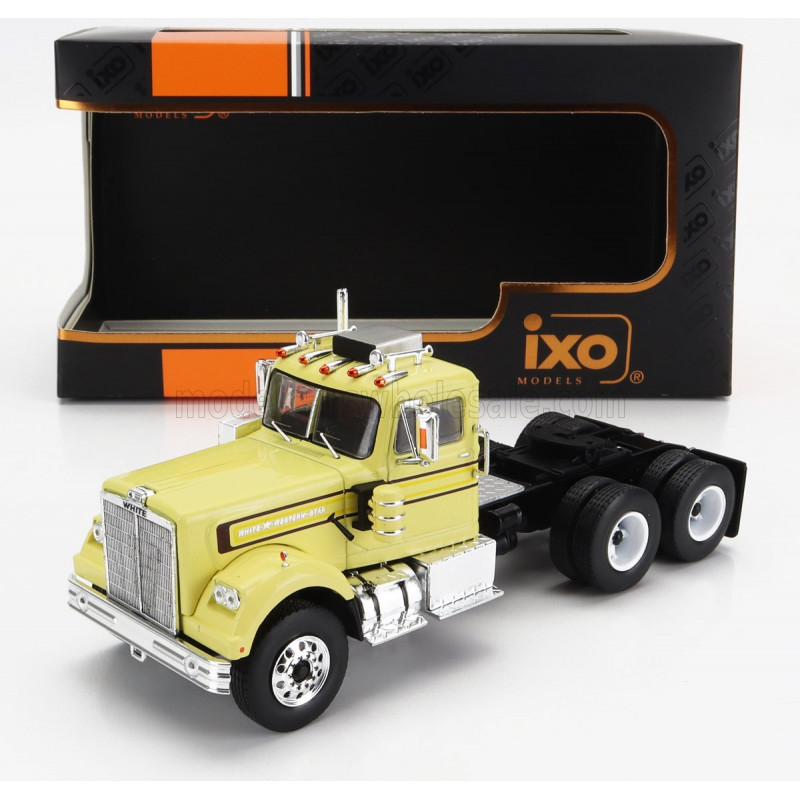 Miniature WHITE WESTERN STAR 4864 1970 1/43 IXO