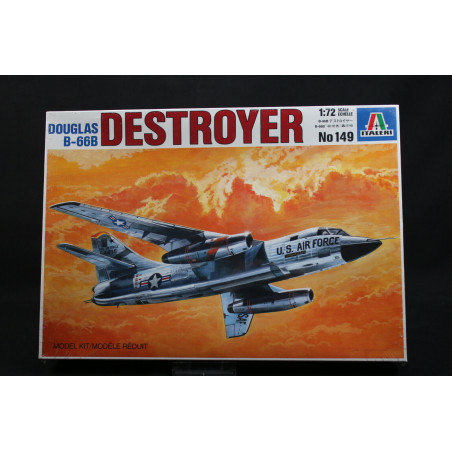 DOUGLAS B-66 B DESTROYER 1/72 ITALERI